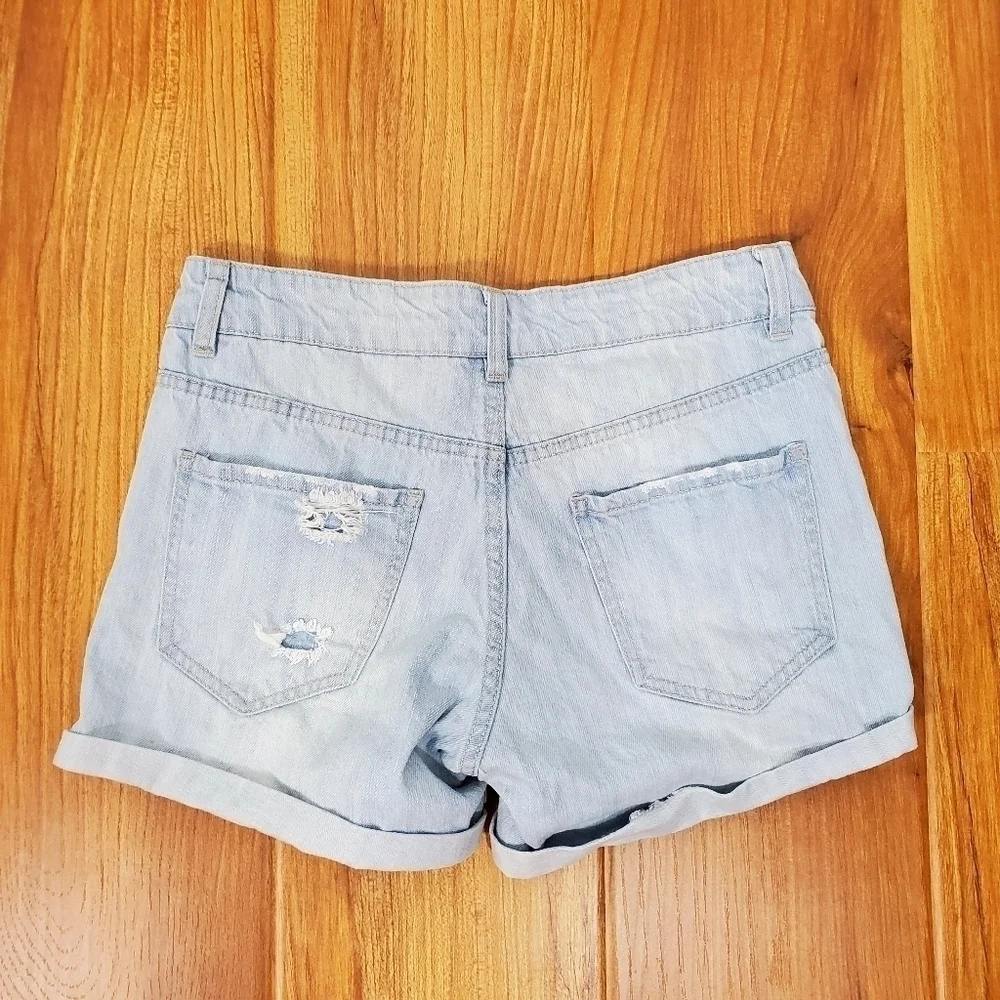 REFUGE DISTRESSED BLEACHED DENIM SHORTS